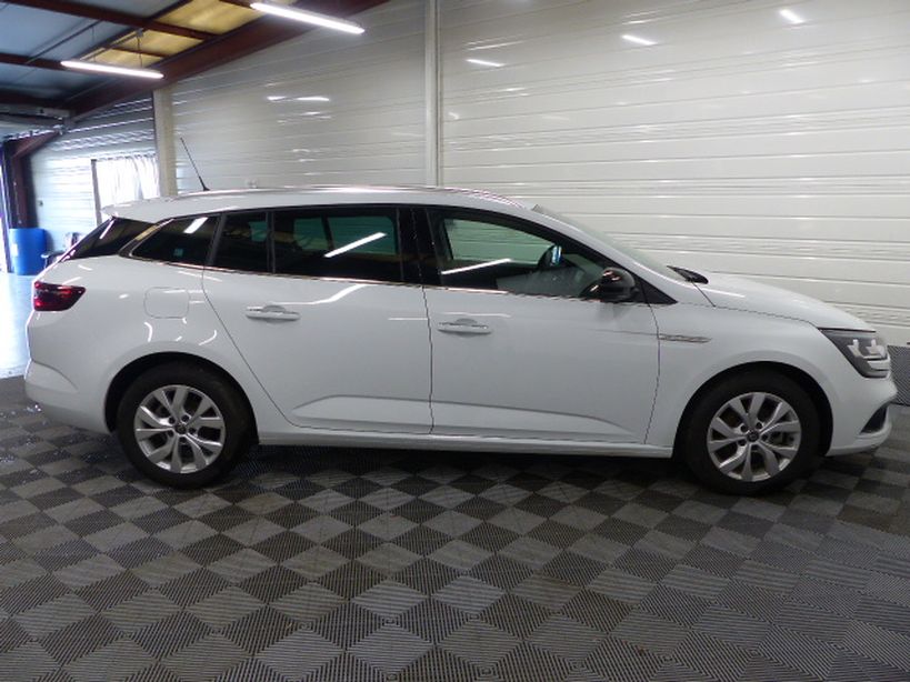 RENAULT MEGANE IV ESTATE 2020 - Photo n°13