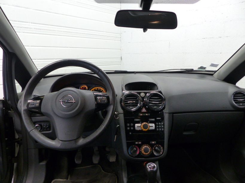 OPEL CORSA 2010 - Photo n°7