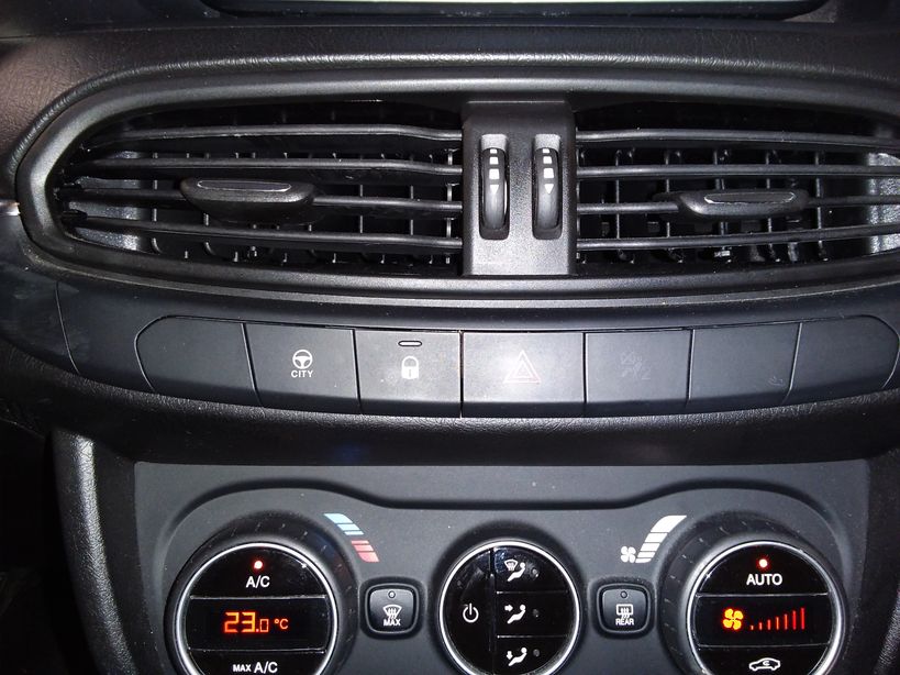 FIAT TIPO 5 PORTES 2018 - Photo n°27