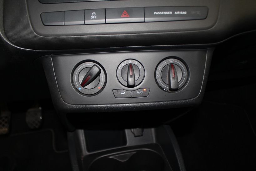 SEAT IBIZA 2015 - Photo n°13
