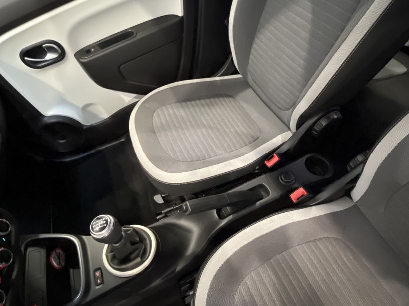 RENAULT TWINGO III 2020 - Photo n°19
