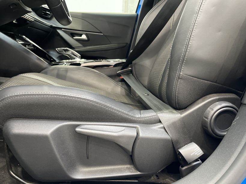 PEUGEOT 208 2021 - Photo n°38