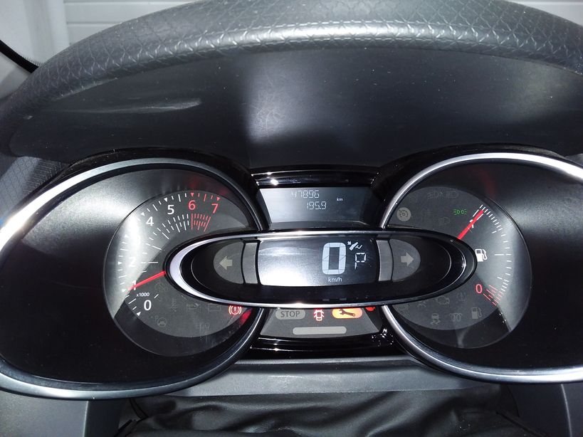 RENAULT CLIO IV 2018 - Photo n°17