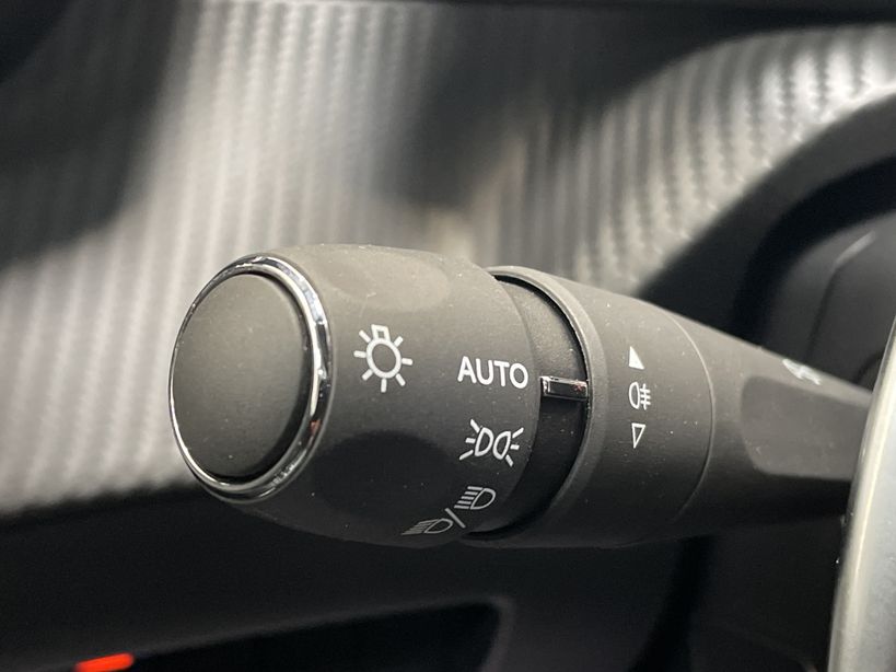 PEUGEOT 208 2023 - Photo n°32