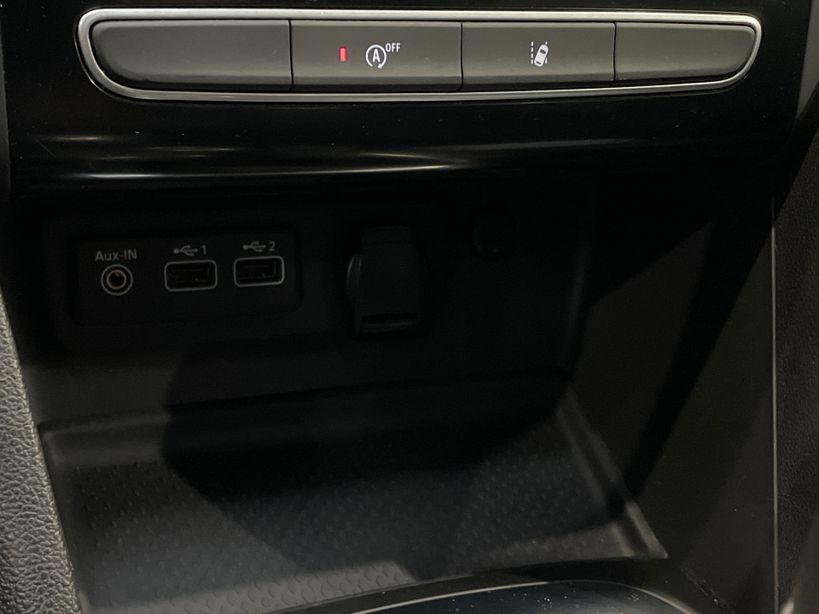 RENAULT MEGANE IV BERLINE 2021 - Photo n°17