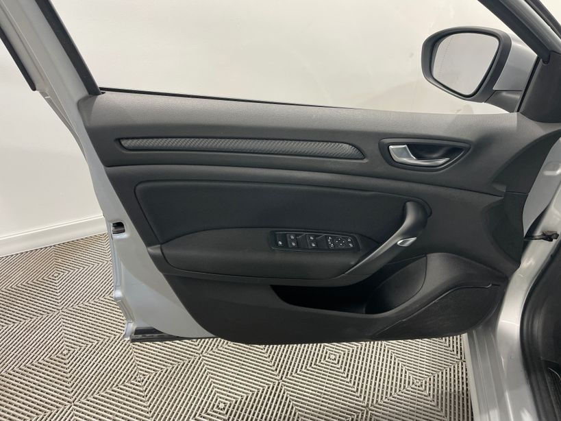 RENAULT MEGANE IV BERLINE BUSINESS 2020 - Photo n°33