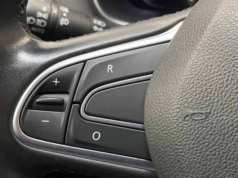 RENAULT MEGANE IV BERLINE 2020 - Photo n°27