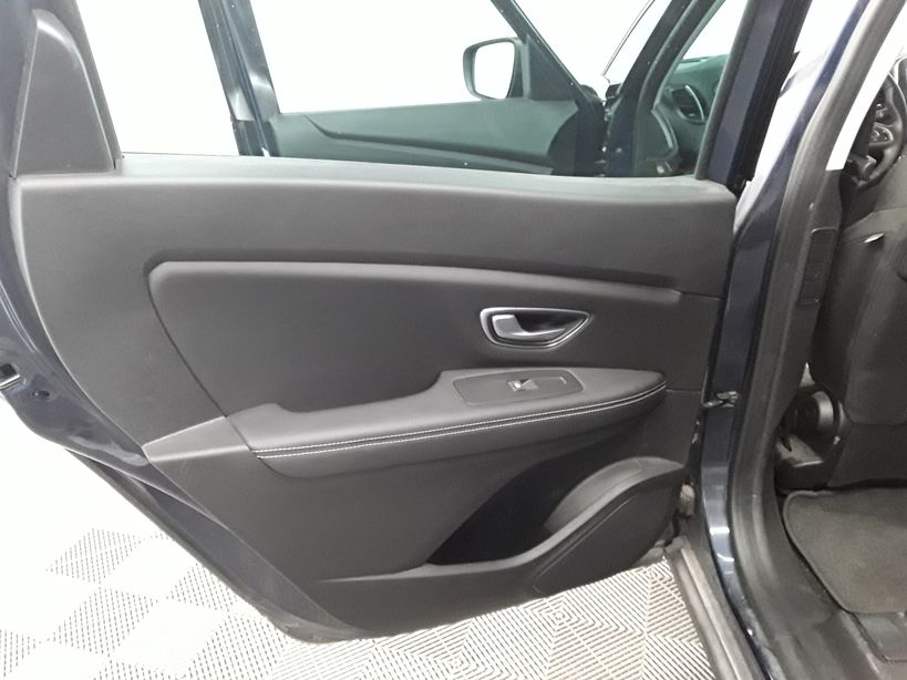 RENAULT GRAND SCENIC IV 2018 - Photo n°11