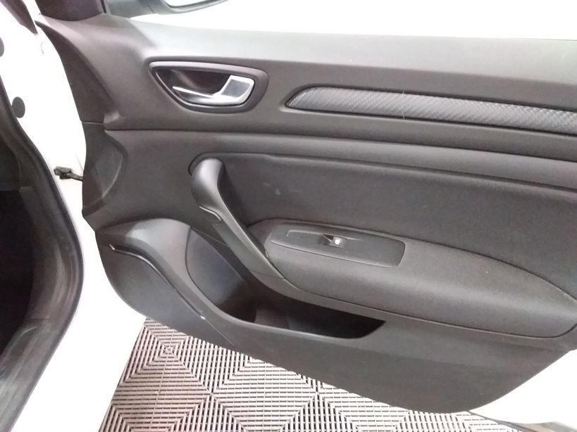 RENAULT MEGANE IV SOCIETE 2020 - Photo n°8