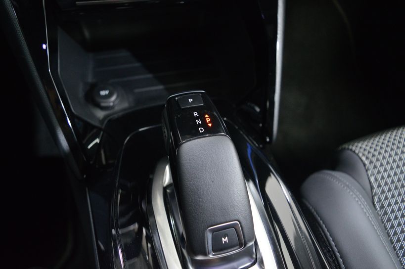 PEUGEOT 208 2020 - Photo n°18