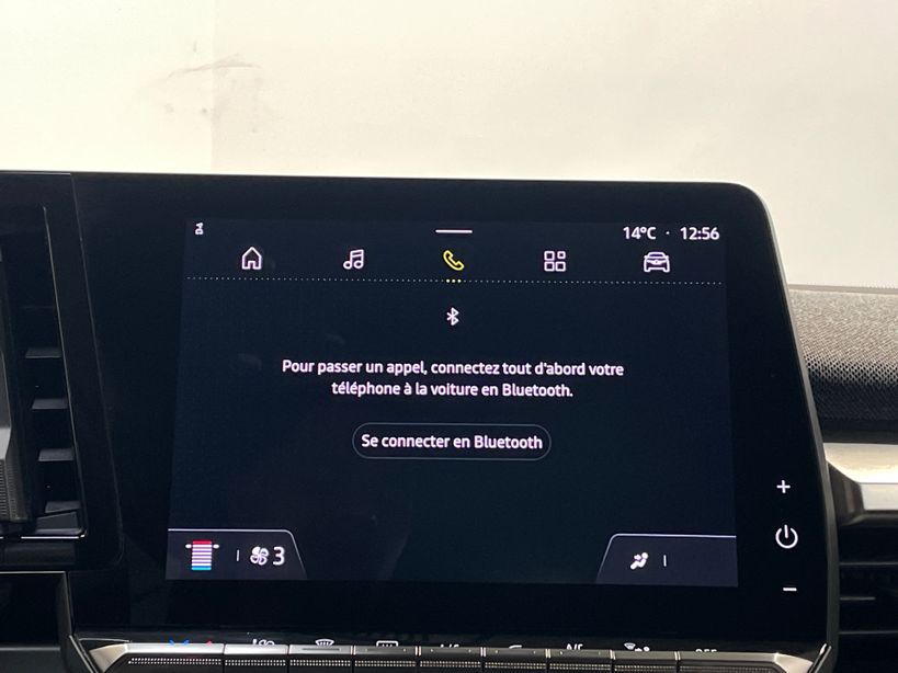 RENAULT MEGANE E TECH 2023 - Photo n°16