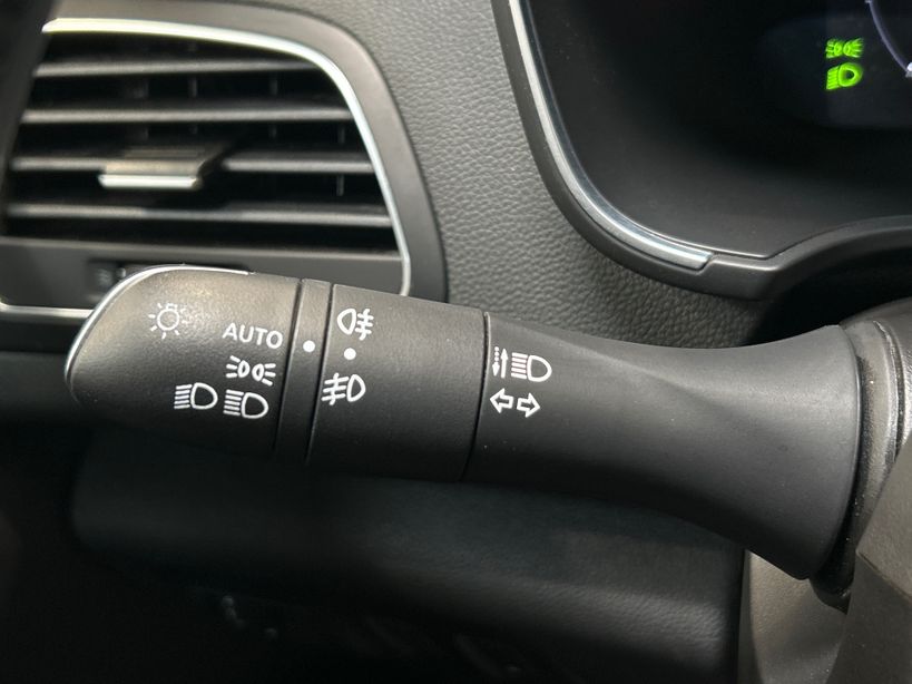 RENAULT MEGANE IV BERLINE 2023 - Photo n°40