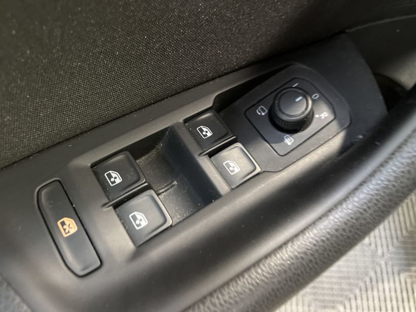 VOLKSWAGEN PASSAT BUSINESS 2019 - Photo n°35