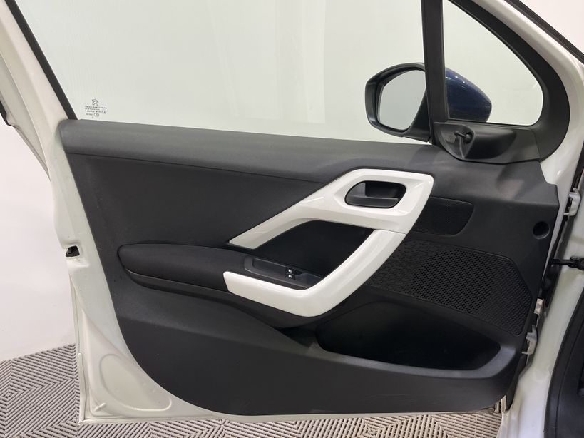 PEUGEOT 208 2015 - Photo n°28