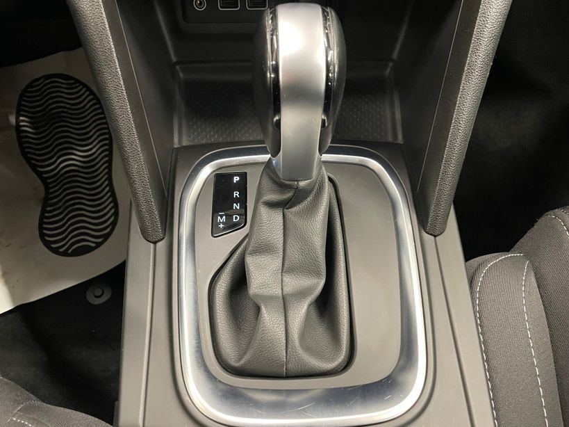 RENAULT MEGANE IV BERLINE 2021 - Photo n°24