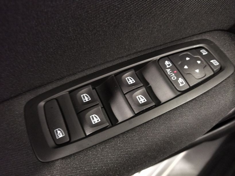RENAULT MEGANE IV BERLINE BUSINESS 2019 - Photo n°9