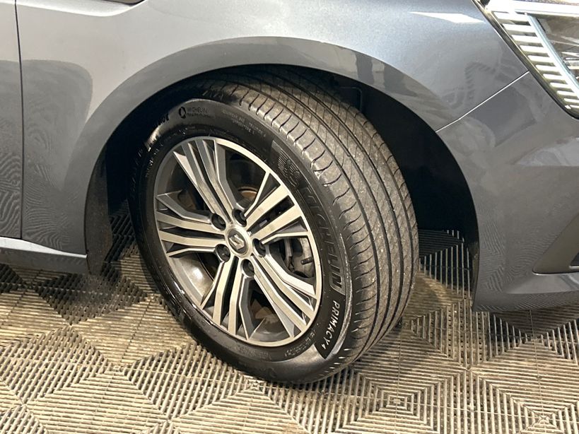 RENAULT MEGANE IV BERLINE 2023 - Photo n°6