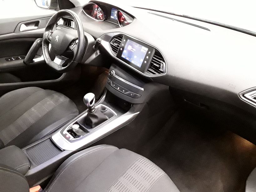 PEUGEOT 308 2018 - Photo n°5