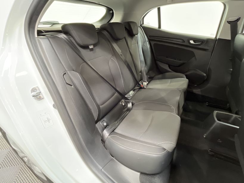 RENAULT MEGANE IV BERLINE 2021 - Photo n°39
