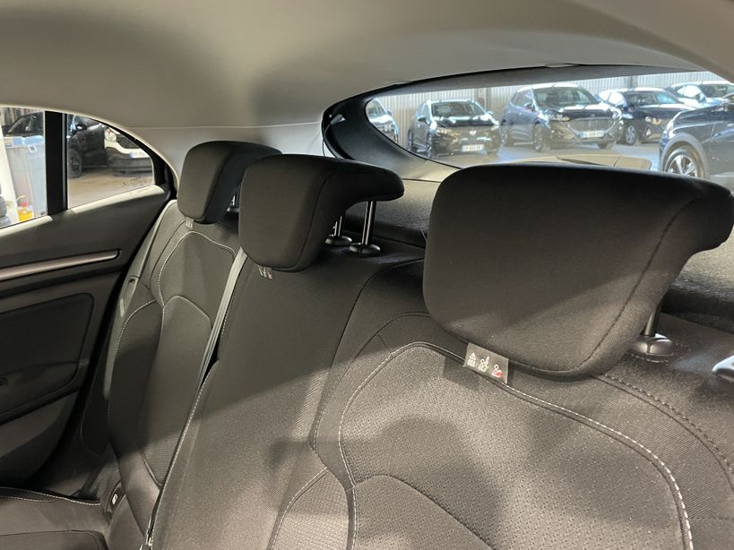 RENAULT MEGANE IV BERLINE 2022 - Photo n°20