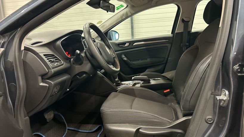 RENAULT MEGANE IV BERLINE 2022 - Photo n°10