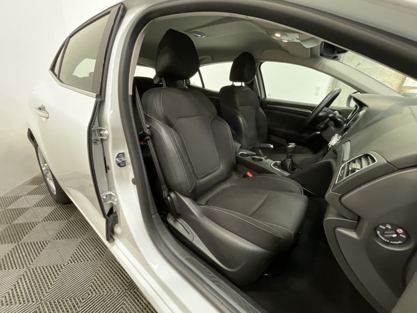RENAULT MEGANE IV BERLINE 2021 - Photo n°43