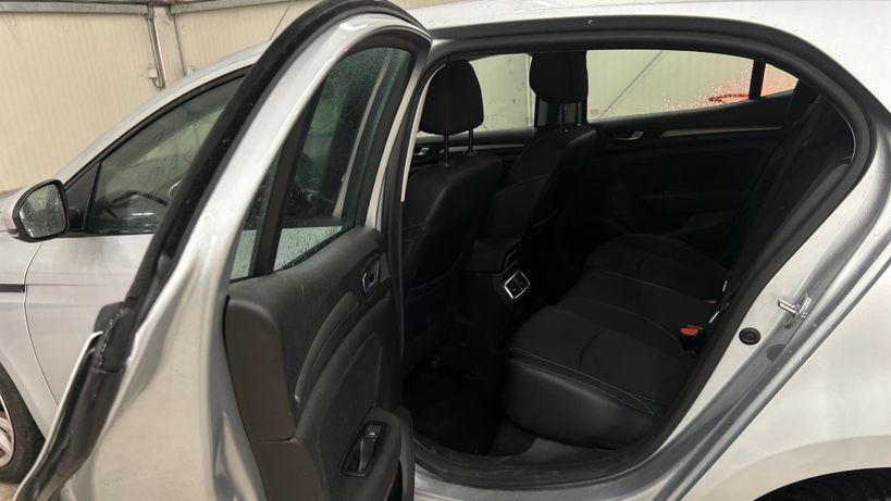 RENAULT MEGANE IV BERLINE 2021 - Photo n°12