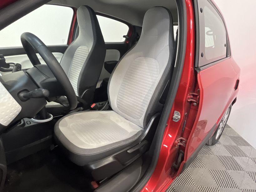 RENAULT TWINGO III 2021 - Photo n°9