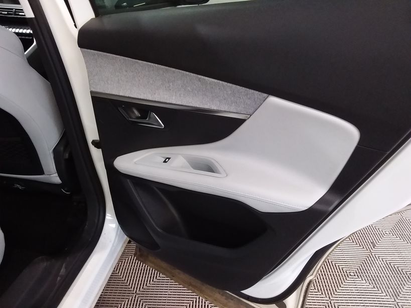 PEUGEOT 3008 2020 - Photo n°10