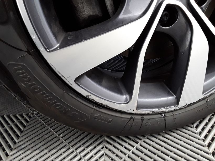 RENAULT MEGANE IV BERLINE 2016 - Photo n°4