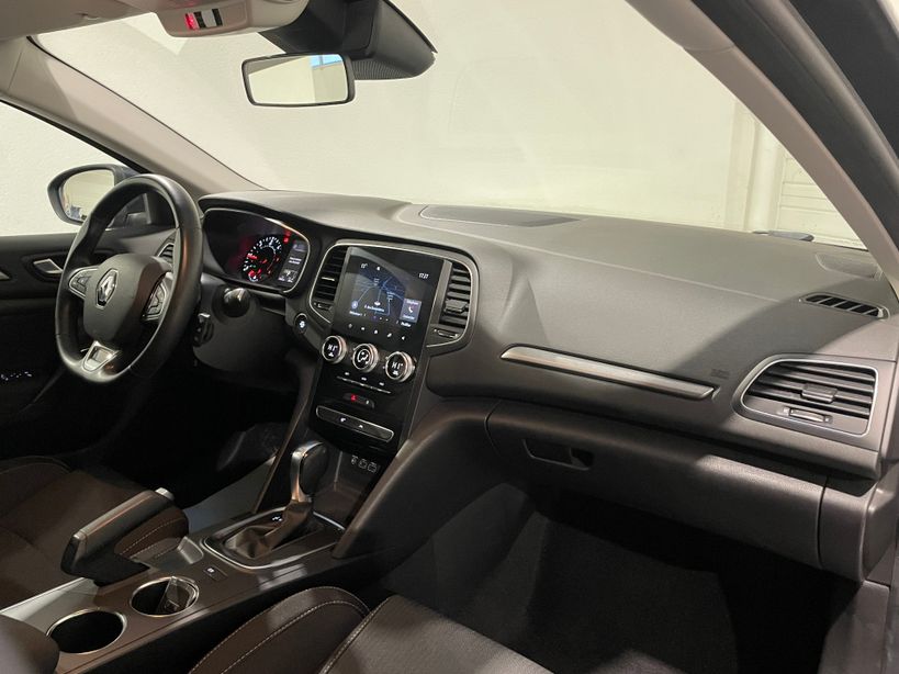 RENAULT MEGANE IV BERLINE 2022 - Photo n°9