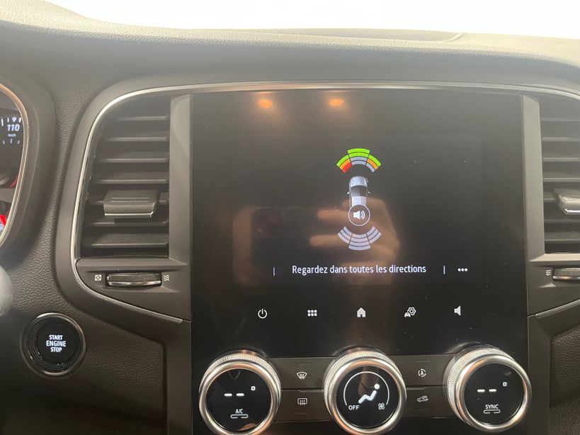 RENAULT MEGANE IV BERLINE 2022 - Photo n°18