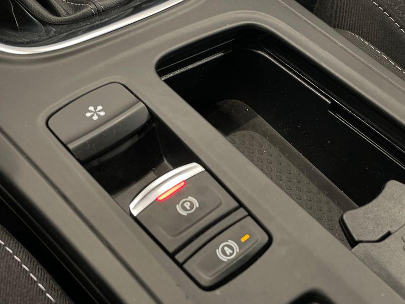 RENAULT MEGANE IV ESTATE 2021 - Photo n°20