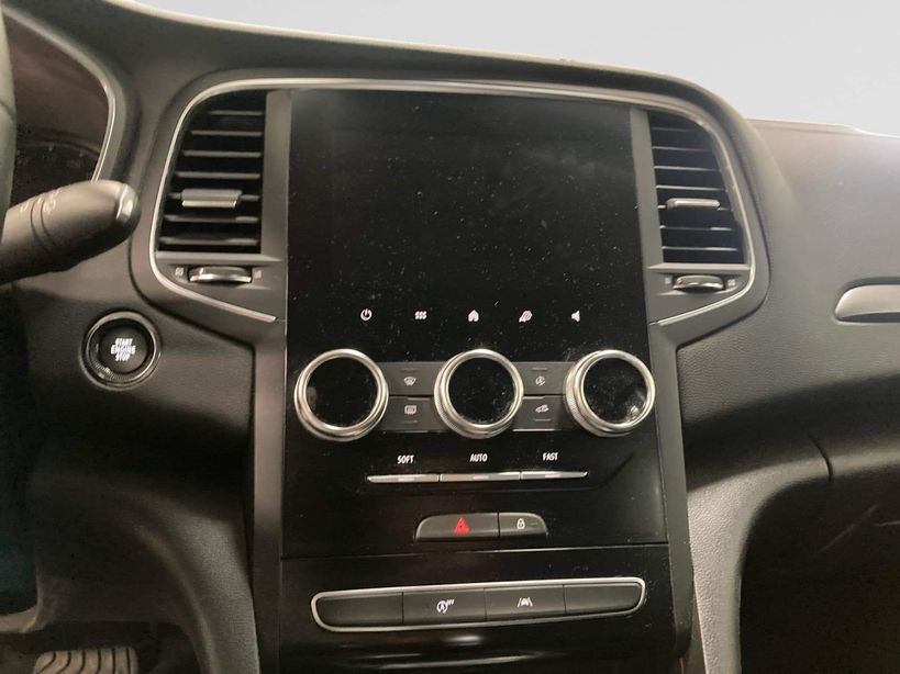 RENAULT MEGANE IV BERLINE 2022 - Photo n°14