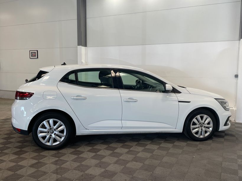 RENAULT MEGANE IV BERLINE 2021 - Photo n°28
