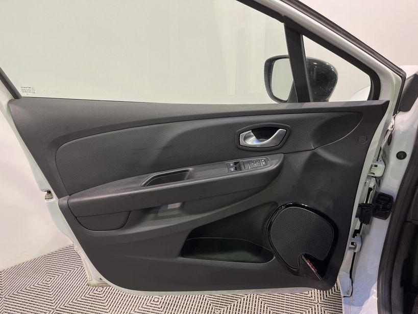 RENAULT CLIO IV 2018 - Photo n°31