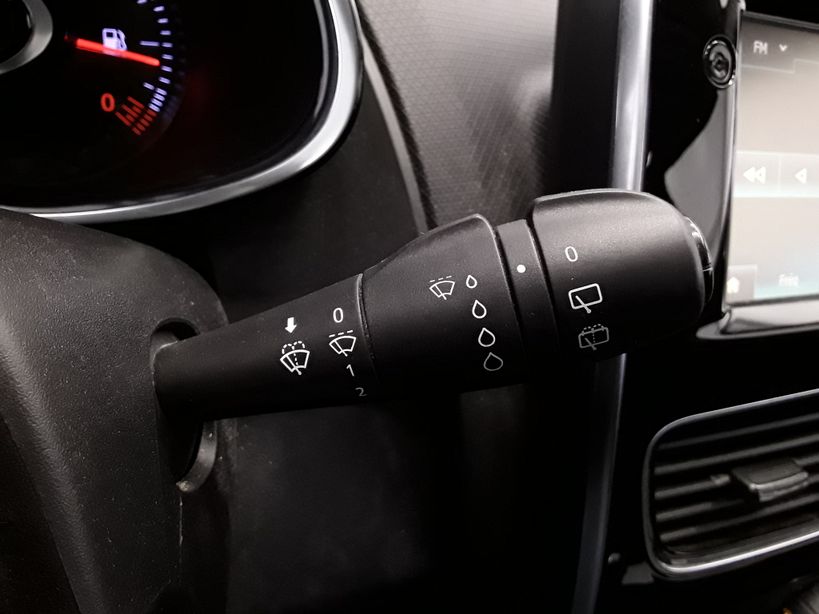 RENAULT CLIO IV ESTATE 2017 - Photo n°24