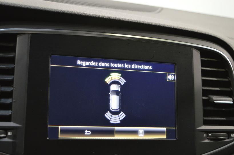 RENAULT MEGANE IV BERLINE BUSINESS 2017 - Photo n°13