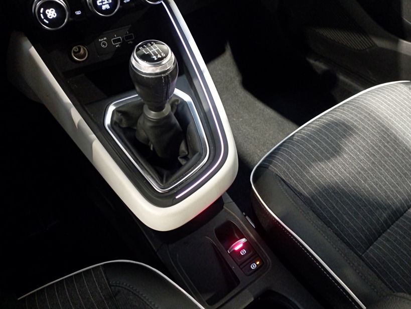 RENAULT CLIO V 2021 - Photo n°30