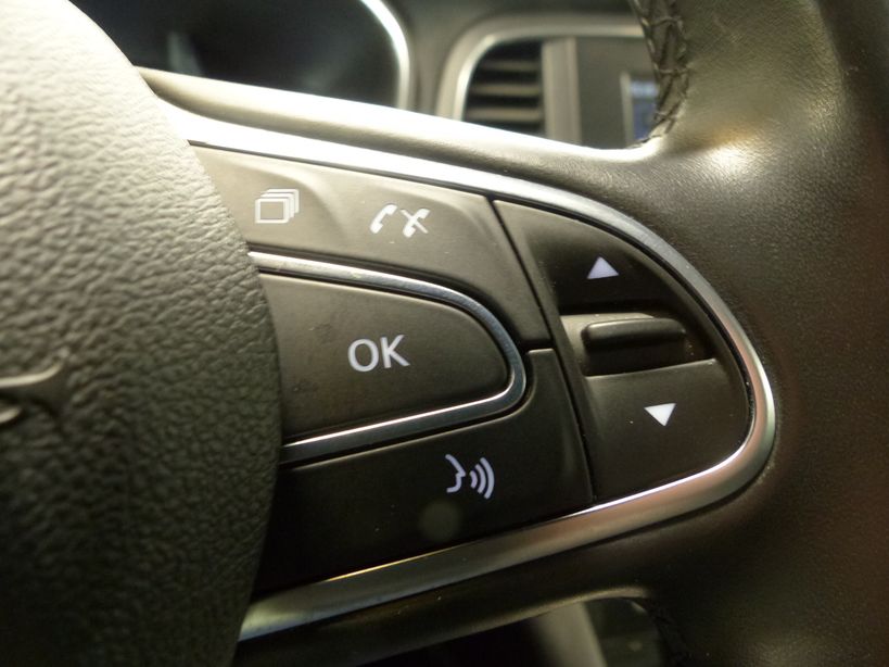 RENAULT MEGANE IV BERLINE 2021 - Photo n°28