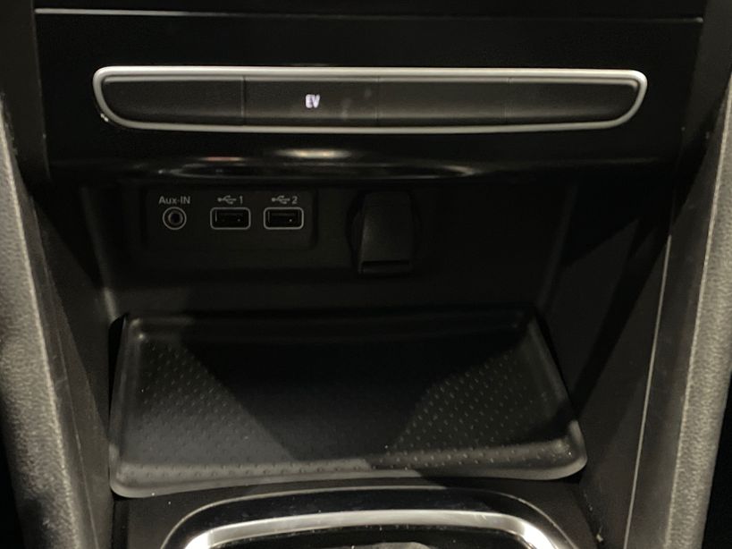 RENAULT MEGANE IV BERLINE 2023 - Photo n°18