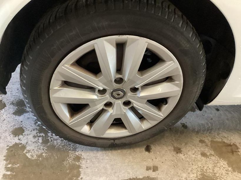 RENAULT MEGANE IV BERLINE 2021 - Photo n°2