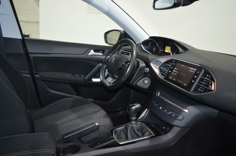 PEUGEOT 308 SW 2020 - Photo n°20