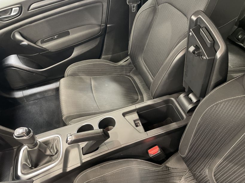 RENAULT MEGANE IV BERLINE BUSINESS 2019 - Photo n°21