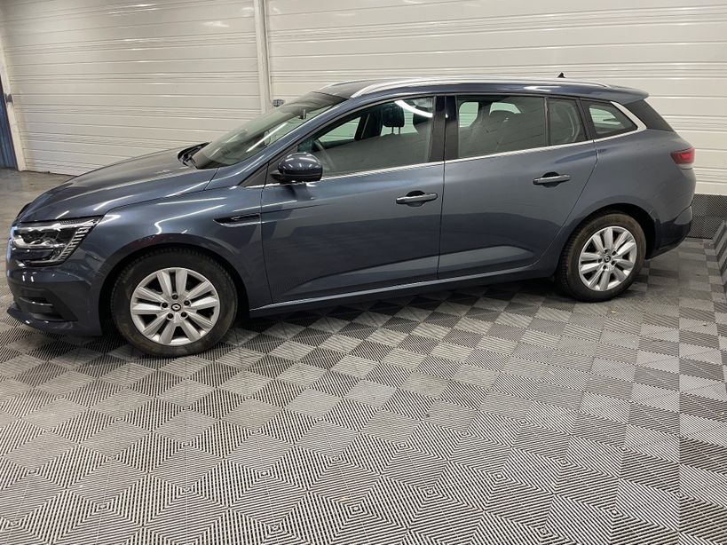 RENAULT MEGANE IV ESTATE 2022 - Photo n°4
