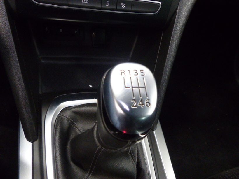 RENAULT MEGANE IV ESTATE 2018 - Photo n°31