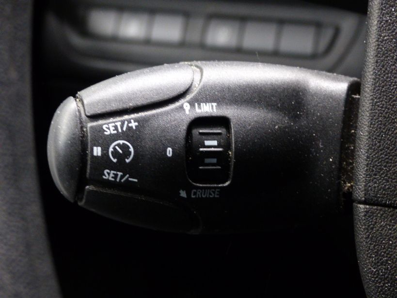 PEUGEOT 208 2014 - Photo n°11