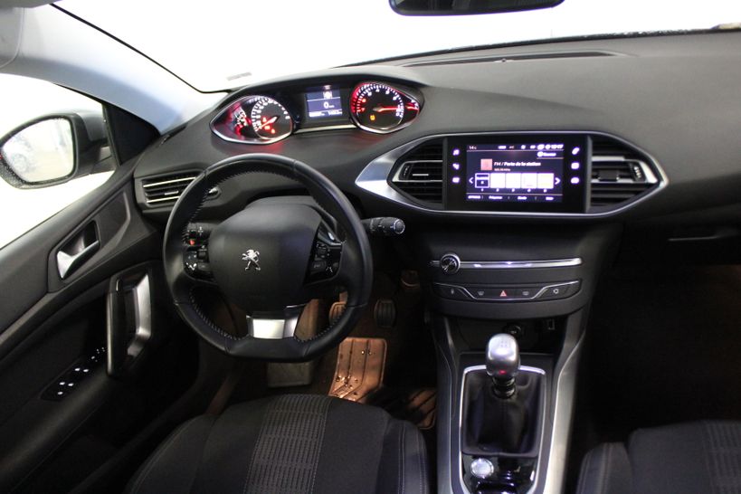 PEUGEOT 308 2019 - Photo n°8