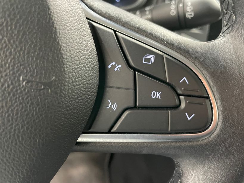 RENAULT MEGANE IV BERLINE 2022 - Photo n°12