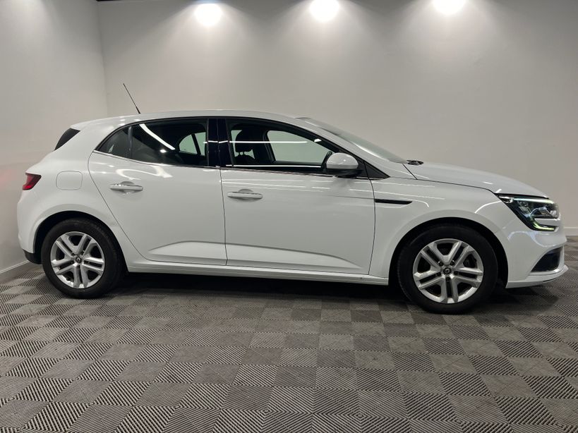 RENAULT MEGANE IV BERLINE BUSINESS 2020 - Photo n°8
